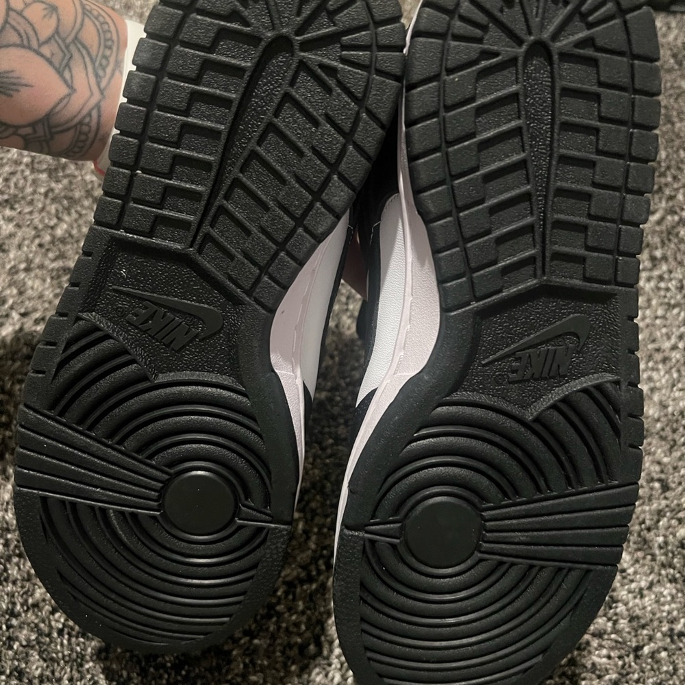 Nike - Picture 2 of 2